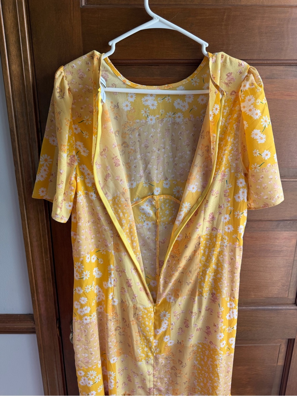 ASOS DESIGN pephem midi tea dress in yellow floral print - Picture 5 of 5